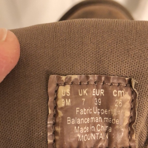 ❤️Closet Closing sale❤️LIKE NEW IN BOX FERGALICIOUS BOOTS - Picture 7 of 9